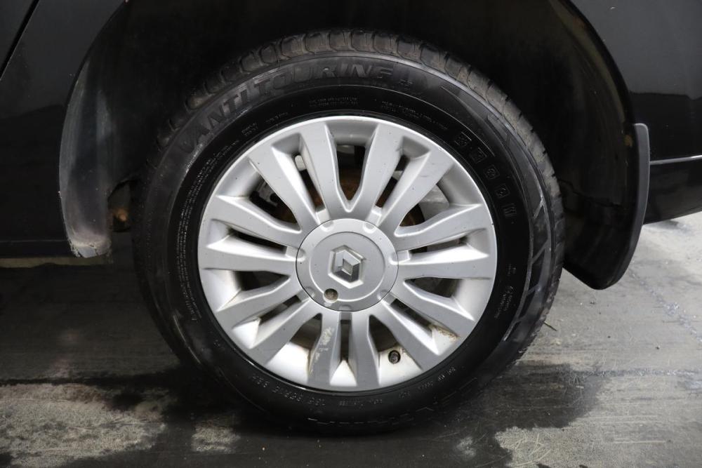Renault Logan II Санкт-Петербург  - изображение 16