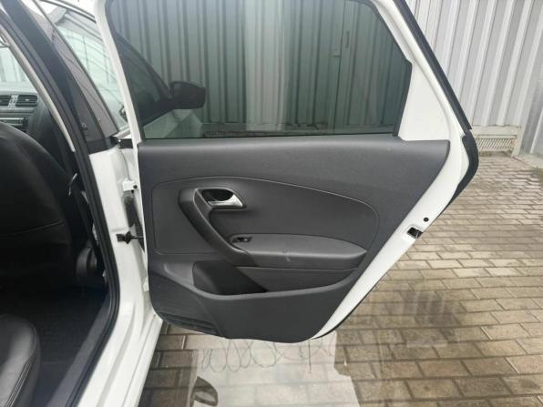 Volkswagen Polo V Рестайлинг с пробегом 2019 года, цена 949 000 рублей, 212500 км, седан, Автокод Объявления