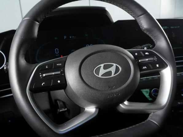 Hyundai Elantra VII (CN7) Рестайлинг с пробегом 2024 года, цена 2 250 000 рублей, 12209 км, седан, Автокод Объявления