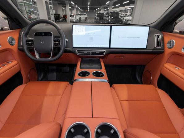 Li Auto (Lixiang) L9 I Рестайлинг с пробегом 2025 года, цена 9 300 000 рублей, 30 км, внедорожник, Автокод Объявления