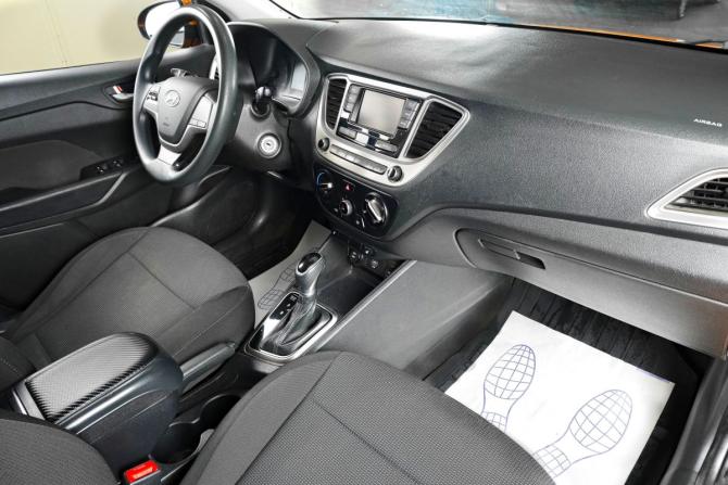 Hyundai Solaris II с пробегом 2019 года, цена 1 299 000 рублей, 138000 км, седан, Автокод Объявления