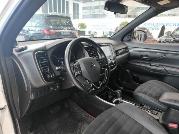 Mitsubishi Outlander III Рестайлинг 3 с пробегом 2021 года, цена 2 771 000 рублей, 62332 км, внедорожник, Автокод Объявления
