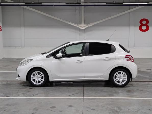Peugeot 208 I с пробегом 2013 года, цена 655 000 рублей, 102610 км, хэтчбек, Автокод Объявления