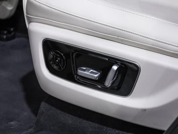 Li Auto (Lixiang) L9 I с пробегом 2022 года, цена 6 250 000 рублей, 35174 км, внедорожник, Автокод Объявления