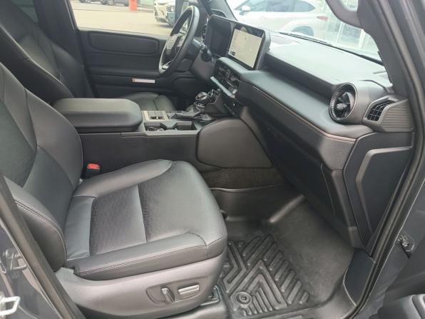 Toyota Land Cruiser Prado 250 Series с пробегом 2024 года, цена 10 900 000 рублей, 30987 км, внедорожник, Автокод Объявления