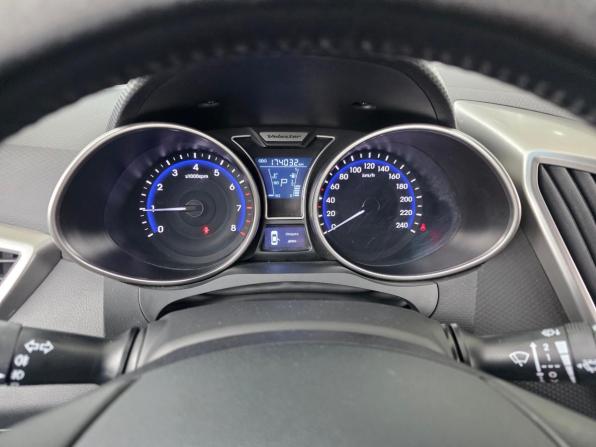 Hyundai Veloster I с пробегом 2013 года, цена 1 019 000 рублей, 174031 км, хэтчбек, Автокод Объявления