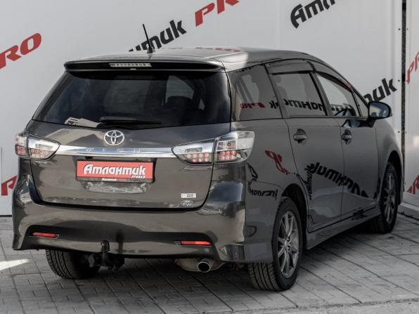 Toyota Wish II Рестайлинг с пробегом 2016 года, цена 1 645 000 рублей, 177003 км, минивэн, Автокод Объявления