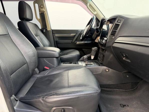 Mitsubishi Pajero IV Рестайлинг 2 с пробегом 2014 года, цена 2 590 000 рублей, 346042 км, внедорожник, Автокод Объявления
