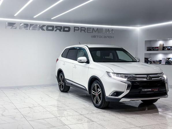 Mitsubishi Outlander III Рестайлинг 2 с пробегом 2015 года, цена 1 749 000 рублей, 179909 км, внедорожник, Автокод Объявления