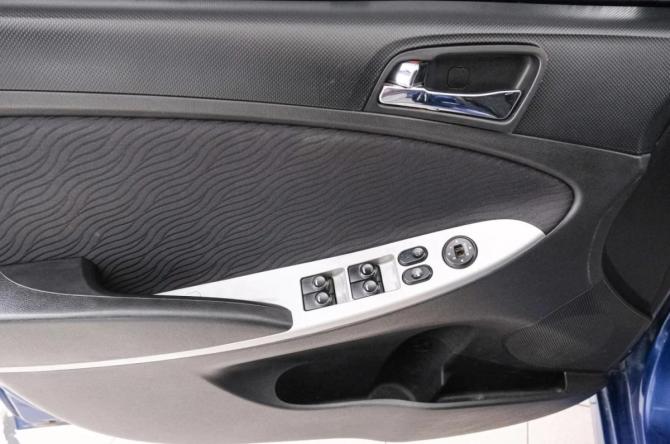 Hyundai Solaris I с пробегом 2013 года, цена 899 000 рублей, 161000 км, седан, Автокод Объявления