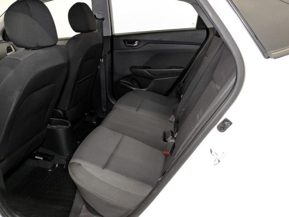 Hyundai Solaris II с пробегом 2019 года, цена 1 060 000 рублей, 141460 км, седан, Автокод Объявления