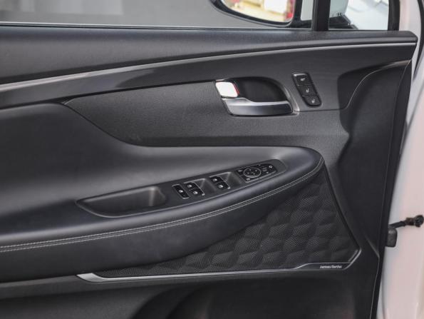 Hyundai Santa Fe IV Рестайлинг с пробегом 2021 года, цена 3 329 000 рублей, 91361 км, внедорожник, Автокод Объявления