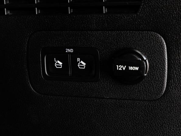 Hyundai Santa Fe IV Рестайлинг с пробегом 2023 года, цена 3 799 000 рублей, 93210 км, внедорожник, Автокод Объявления