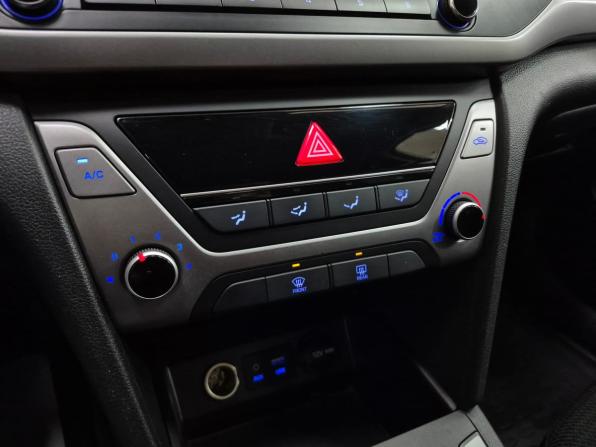 Hyundai Elantra VI (AD) с пробегом 2018 года, цена 1 250 000 рублей, 200532 км, седан, Автокод Объявления