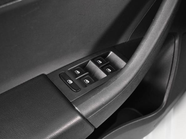 Volkswagen Polo VI с пробегом 2022 года, цена 1 649 000 рублей, 88990 км, лифтбек, Автокод Объявления