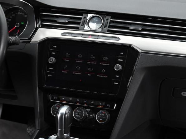 Volkswagen Passat B8 с пробегом 2017 года, цена 1 499 000 рублей, 189000 км, универсал, Автокод Объявления