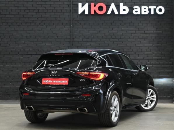 Infiniti Q30 с пробегом 2017 года, цена 1 800 000 рублей, 140126 км, хэтчбек, Автокод Объявления