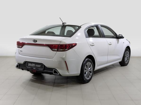 Kia Rio IV Рестайлинг с пробегом 2021 года, цена 1 690 000 рублей, 35810 км, седан, Автокод Объявления