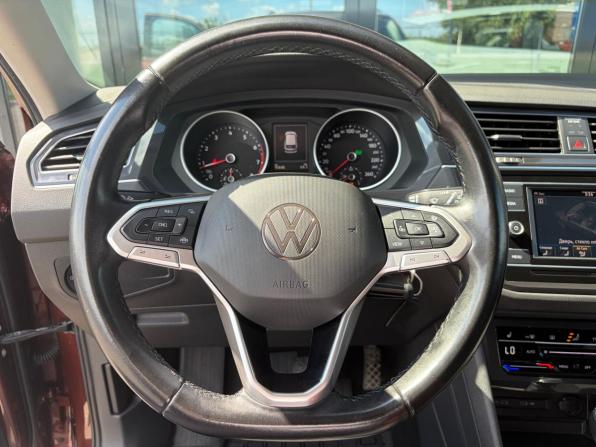Volkswagen Tiguan II Рестайлинг с пробегом 2021 года, цена 2 835 000 рублей, 55700 км, внедорожник, Автокод Объявления