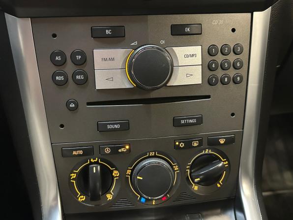 Opel Antara I Рестайлинг с пробегом 2012 года, цена 1 135 000 рублей, 159510 км, внедорожник, Автокод Объявления