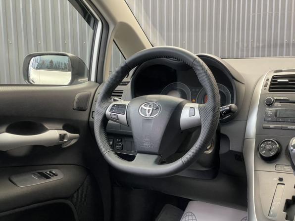Toyota Auris I Рестайлинг с пробегом 2011 года, цена 997 000 рублей, 170398 км, хэтчбек, Автокод Объявления