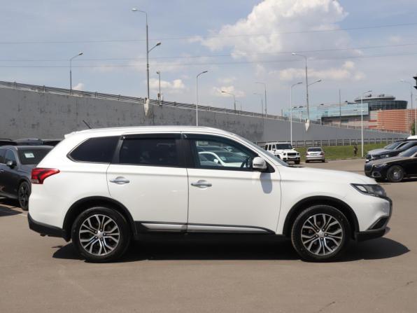 Mitsubishi Outlander III Рестайлинг 2 с пробегом 2016 года, цена 1 600 000 рублей, 262606 км, внедорожник, Автокод Объявления