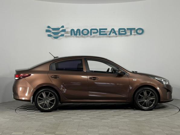 Kia Rio IV Рестайлинг с пробегом 2022 года, цена 1 250 000 рублей, 219264 км, седан, Автокод Объявления