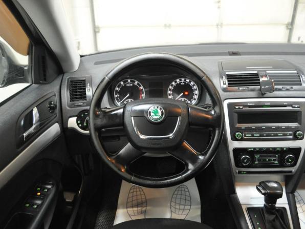 Skoda Octavia II (A5) Рестайлинг с пробегом 2011 года, цена 695 500 рублей, 252806 км, универсал, Автокод Объявления