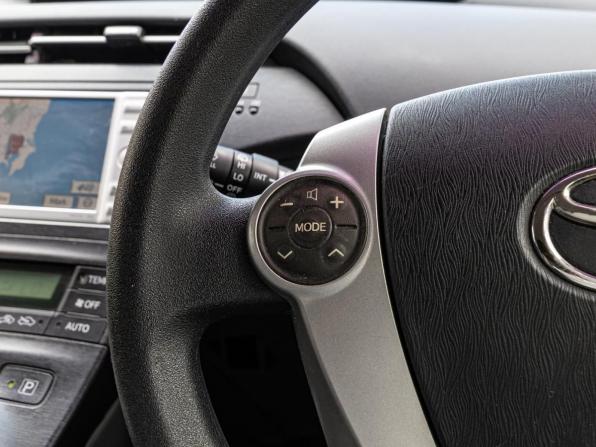 Toyota Prius III (XW30) с пробегом 2011 года, цена 1 365 000 рублей, 175556 км, лифтбек, Автокод Объявления