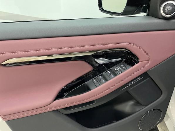 Новый Land Rover Range Rover Evoque II Рестайлинг 2025 года, цена 5 799 000 рублей, внедорожник, Автокод Объявления