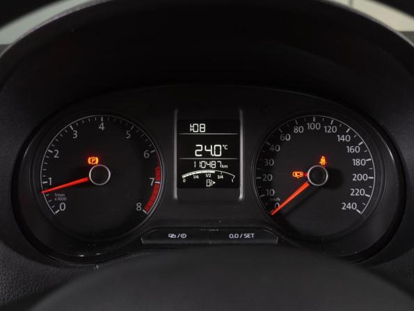 Volkswagen Polo V Рестайлинг с пробегом 2015 года, цена 999 000 рублей, 110487 км, седан, Автокод Объявления