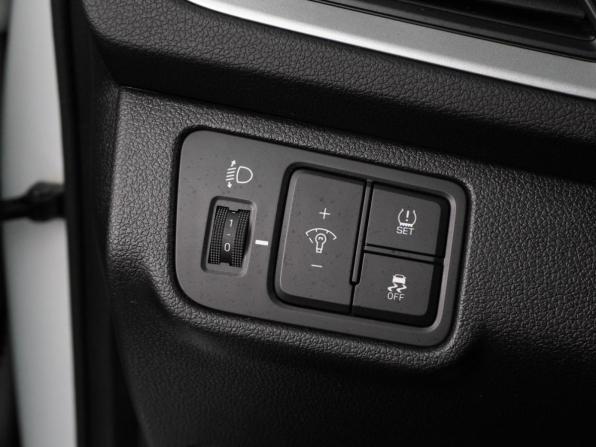 Hyundai Solaris II с пробегом 2017 года, цена 1 349 000 рублей, 83137 км, седан, Автокод Объявления