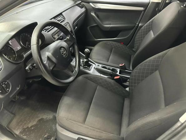 Skoda Octavia III (A7) Рестайлинг с пробегом 2018 года, цена 1 421 300 рублей, 182241 км, лифтбек, Автокод Объявления