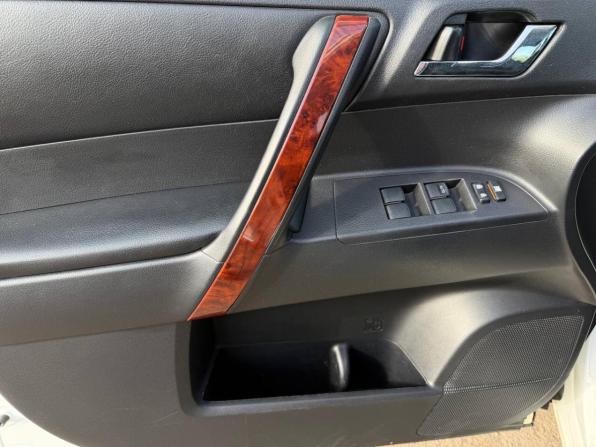 Toyota Highlander II (XU40) Рестайлинг с пробегом 2012 года, цена 2 150 000 рублей, 319567 км, внедорожник, Автокод Объявления