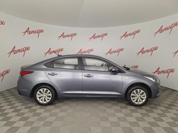 Hyundai Solaris II с пробегом 2017 года, цена 925 000 рублей, 138033 км, седан, Автокод Объявления