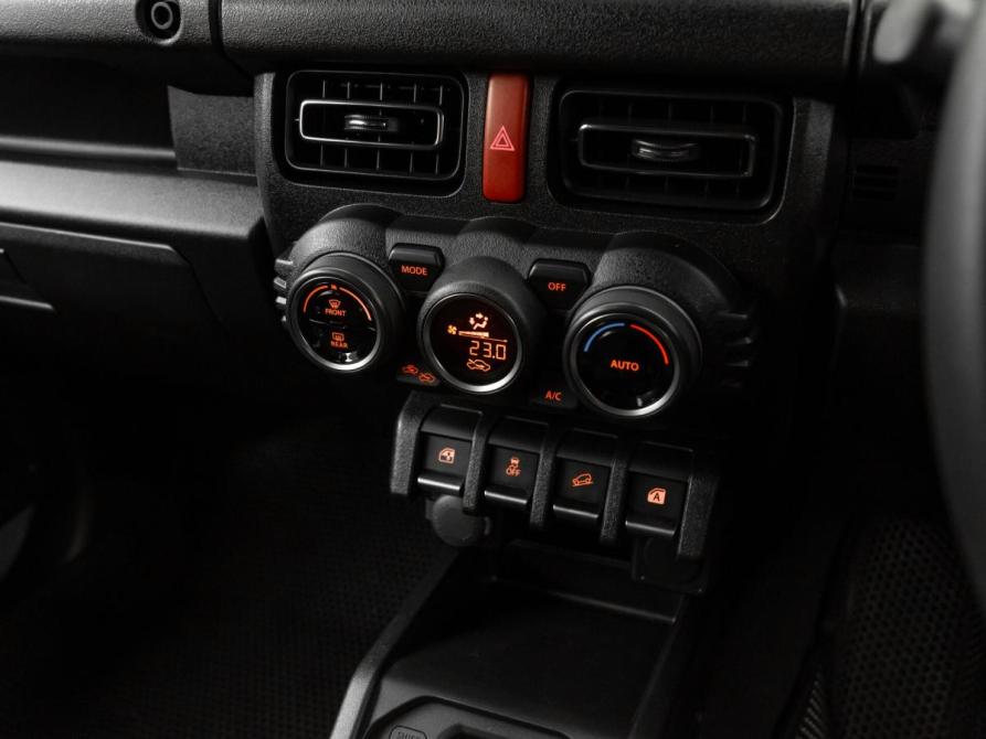 Suzuki Jimny IV Москва  - изображение 15