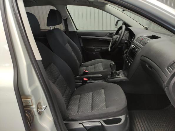 Skoda Octavia II (A5) Рестайлинг с пробегом 2012 года, цена 748 000 рублей, 126000 км, лифтбек, Автокод Объявления
