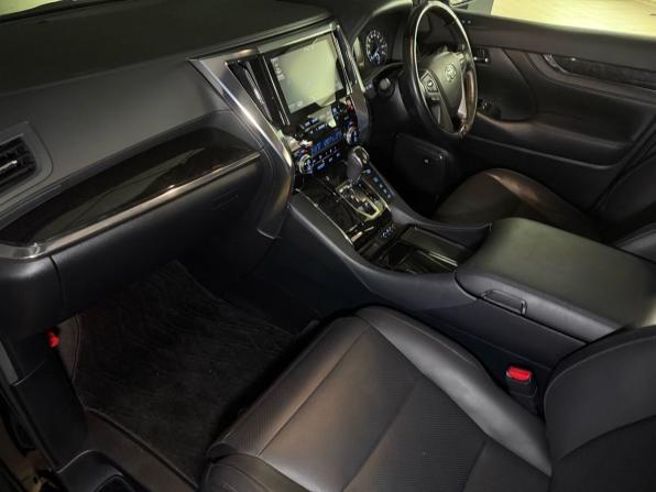 Toyota Alphard III Рестайлинг с пробегом 2018 года, цена 5 500 000 рублей, 39484 км, минивэн, Автокод Объявления