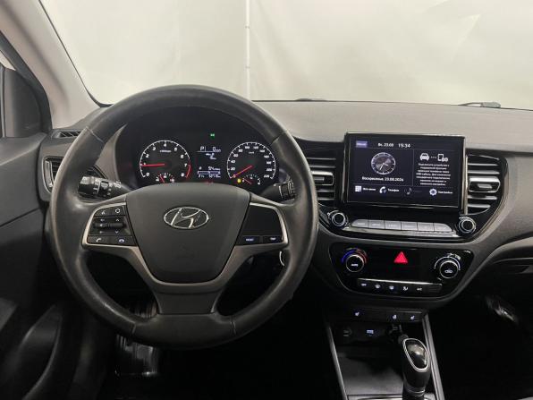 Hyundai Solaris II Рестайлинг с пробегом 2021 года, цена 1 649 000 рублей, 52617 км, седан, Автокод Объявления