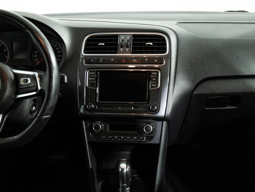 Volkswagen Polo V Рестайлинг Санкт-Петербург  - изображение 14