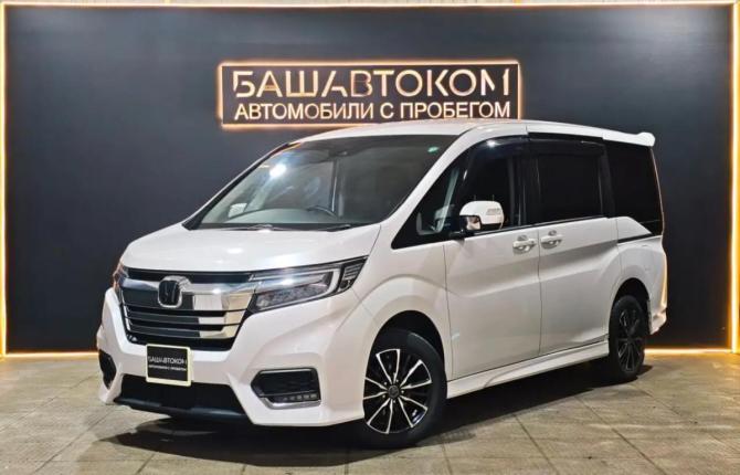 Honda Stepwgn V Рестайлинг с пробегом 2019 года, цена 2 235 000 рублей, 110880 км, минивэн, Автокод Объявления