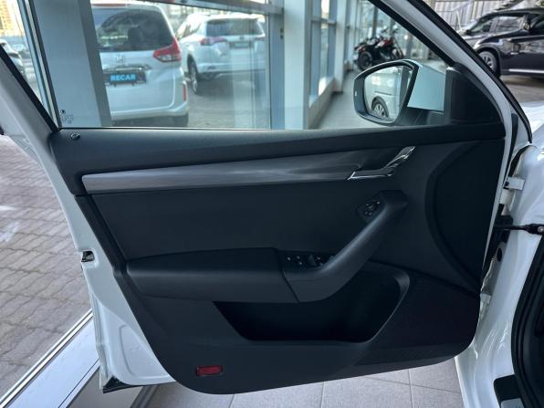 Skoda Octavia III (A7) Рестайлинг с пробегом 2020 года, цена 2 190 000 рублей, 85997 км, лифтбек, Автокод Объявления
