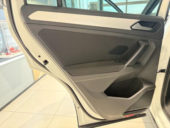 Volkswagen Tiguan II Рестайлинг с пробегом 2021 года, цена 3 099 000 рублей, 73100 км, внедорожник, Автокод Объявления