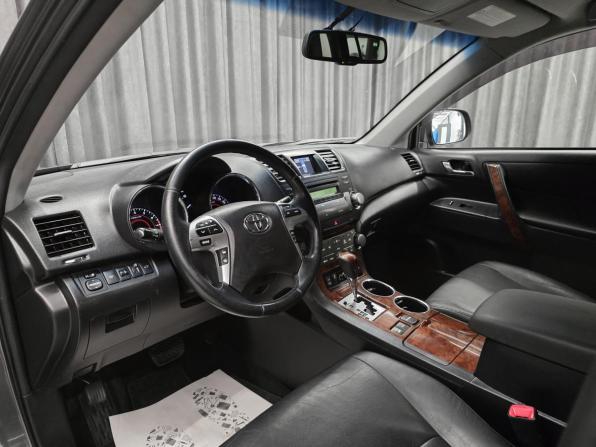 Toyota Highlander II (XU40) Рестайлинг с пробегом 2011 года, цена 2 059 000 рублей, 182000 км, внедорожник, Автокод Объявления