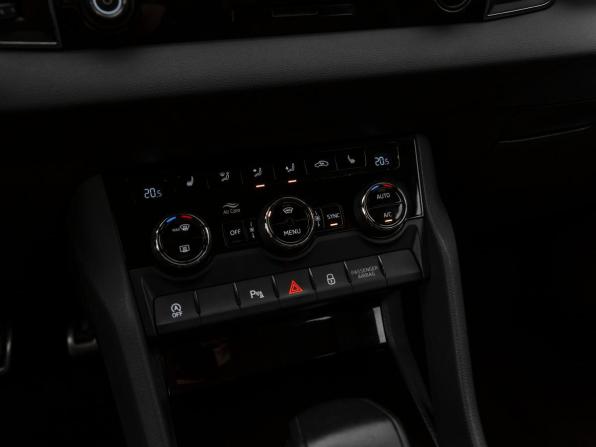 Skoda Karoq I с пробегом 2020 года, цена 2 190 000 рублей, 116102 км, внедорожник, Автокод Объявления
