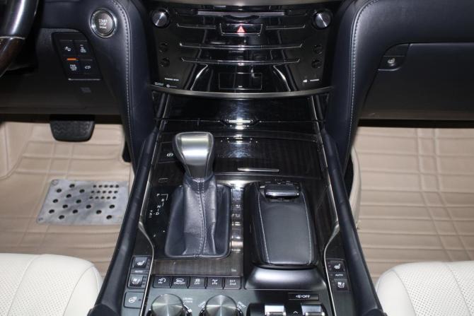 Lexus LX III Рестайлинг 2 с пробегом 2015 года, цена 6 100 000 рублей, 143408 км, внедорожник, Автокод Объявления