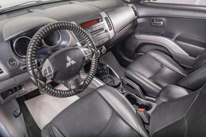 Mitsubishi Outlander II Рестайлинг с пробегом 2010 года, цена 1 459 000 рублей, 171000 км, внедорожник, Автокод Объявления