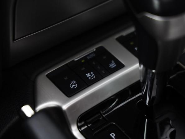 Toyota Land Cruiser 200 Series Рестайлинг 2 с пробегом 2020 года, цена 6 920 100 рублей, 192005 км, внедорожник, Автокод Объявления