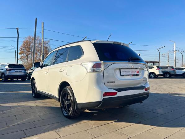 Mitsubishi Outlander III с пробегом 2012 года, цена 1 400 000 рублей, 180679 км, внедорожник, Автокод Объявления