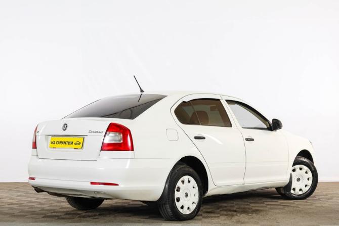 Skoda Octavia II (A5) Рестайлинг с пробегом 2012 года, цена 669 000 рублей, 372000 км, лифтбек, Автокод Объявления